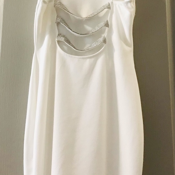 White dress - Picture 2 of 3